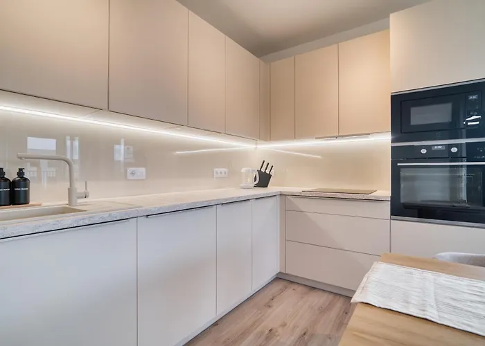 Chloe's Beige With Big Balcony, O2 Arena Appartement Praag